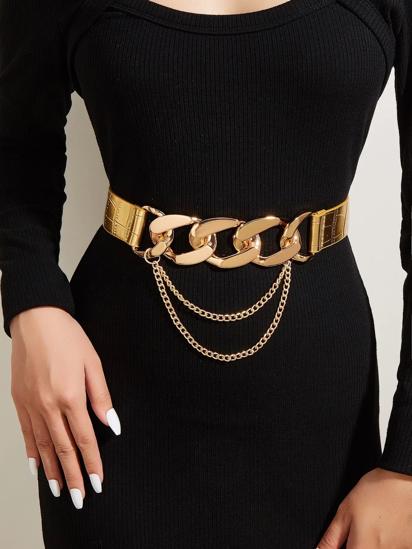 Fashionable Women's Belt with Removable Chain Buckle – Trendy and Versatile Accessory