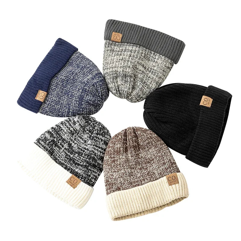 Two-Tone Winter Hat with Fur Lining – Warm Knitted Beanie