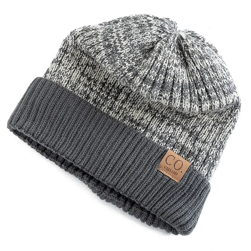 Two-Tone Winter Hat with Fur Lining – Warm Knitted Beanie