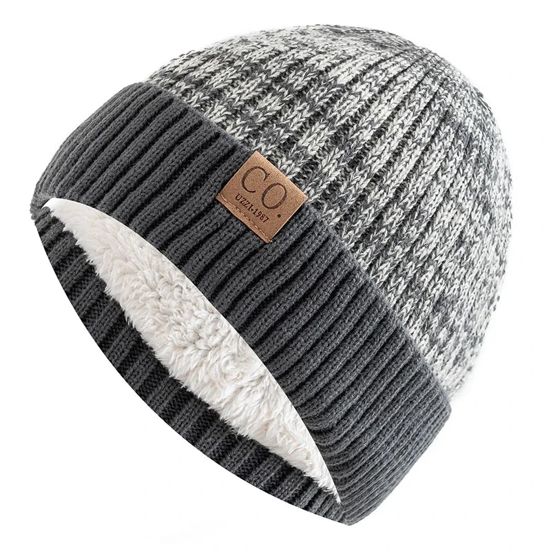 Two-Tone Winter Hat with Fur Lining – Warm Knitted Beanie